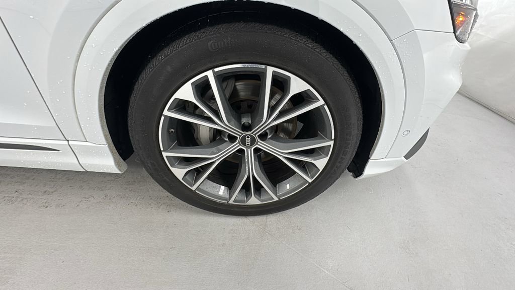 Used 2023 Audi Q8 Prestige image 9