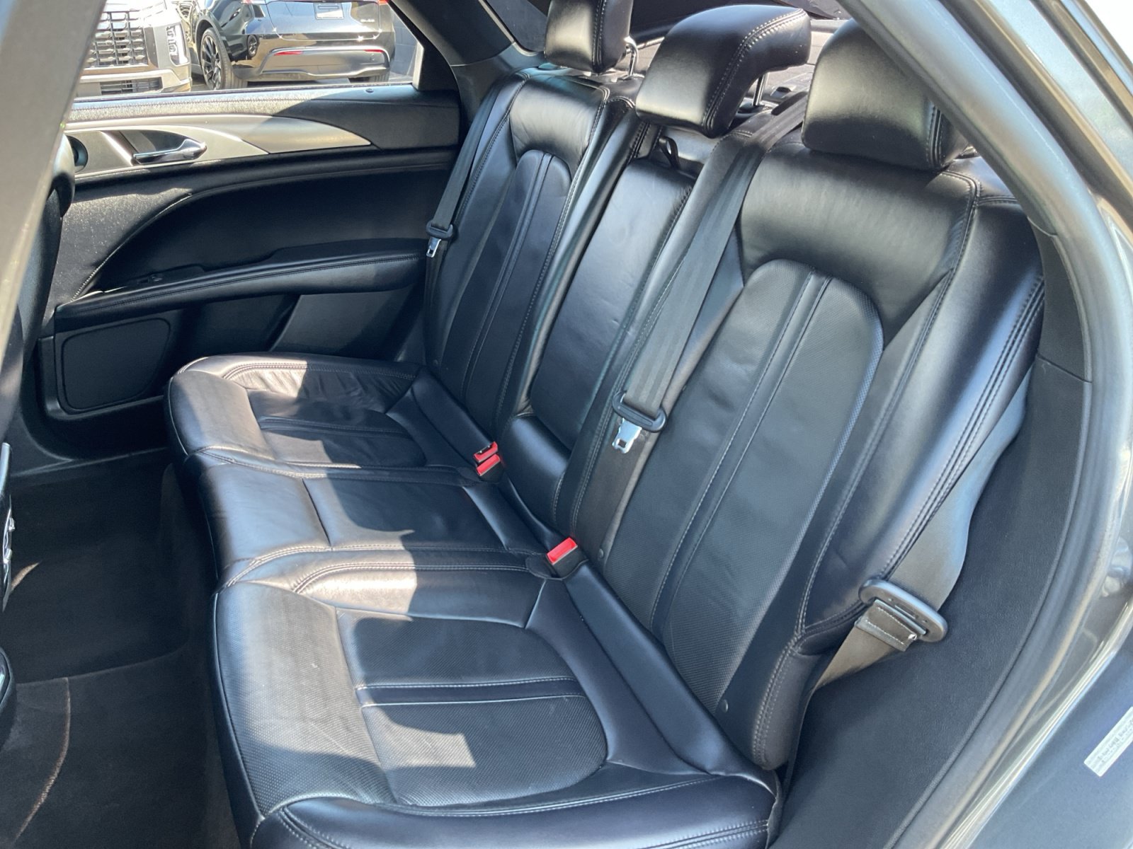 Used 2018 Lincoln MKZ Reserve FWD image 19