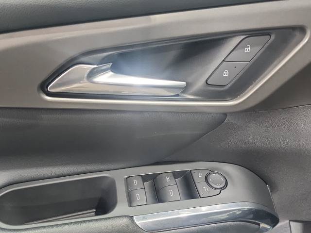 Used 2025 Chevrolet Traverse LT FWD image 19