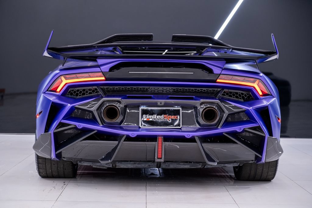 Used 2021 Lamborghini Huracan EVO RWD image 22