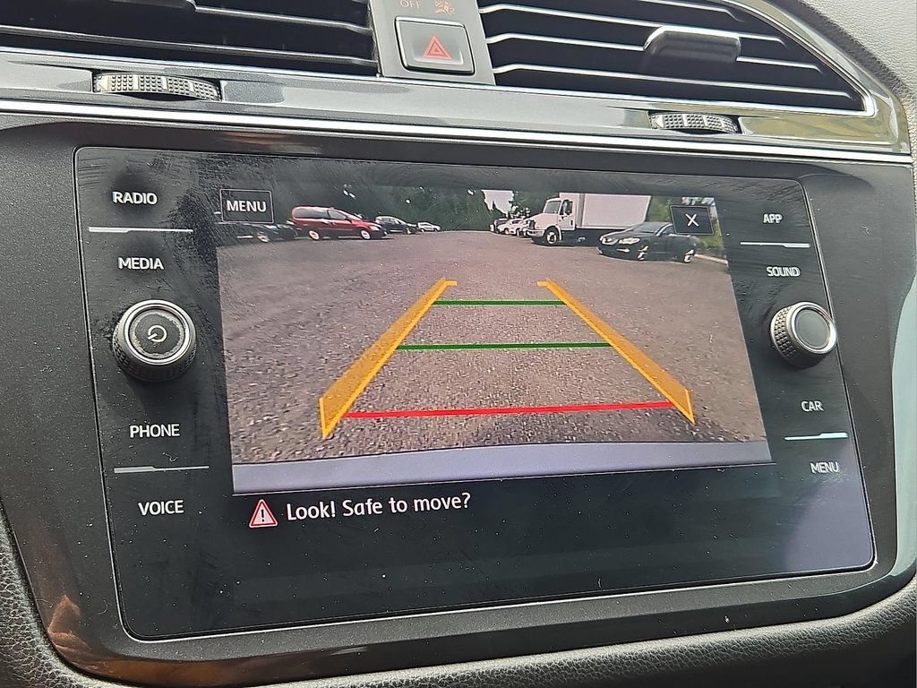 Used 2018 Volkswagen Tiguan SE FWD image 15
