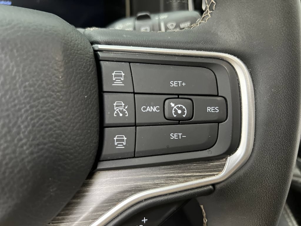Used 2024 Jeep Wagoneer Series III AWD/4WD image 58