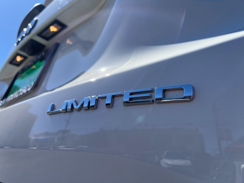 Used 2017 Jeep Renegade Limited AWD/4WD image 12