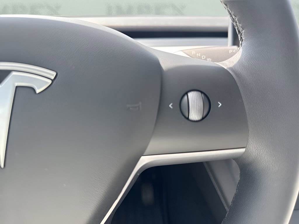 Used 2024 Tesla Model Y Long Range image 17