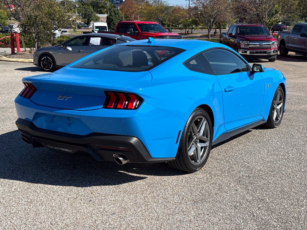 Used 2025 Ford Mustang GT RWD image 11