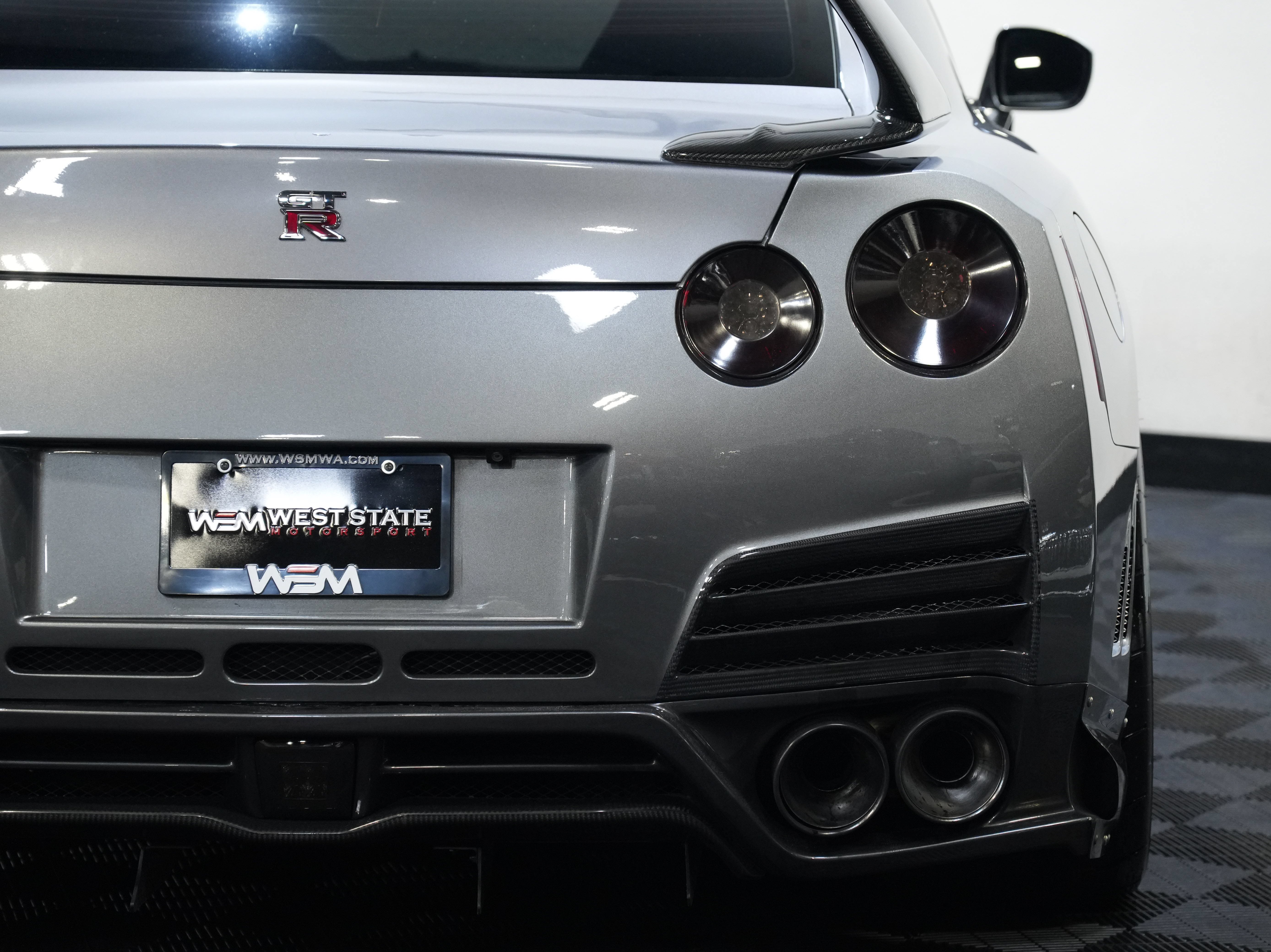 Used 2014 Nissan GT-R Premium AWD/4WD image 17