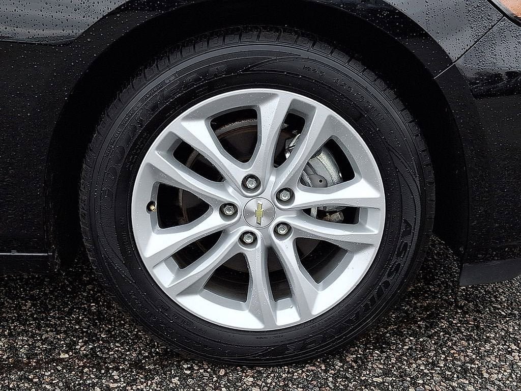 Certified 2018 Chevrolet Malibu LT w/ Driver Confidence Package FWD image 8