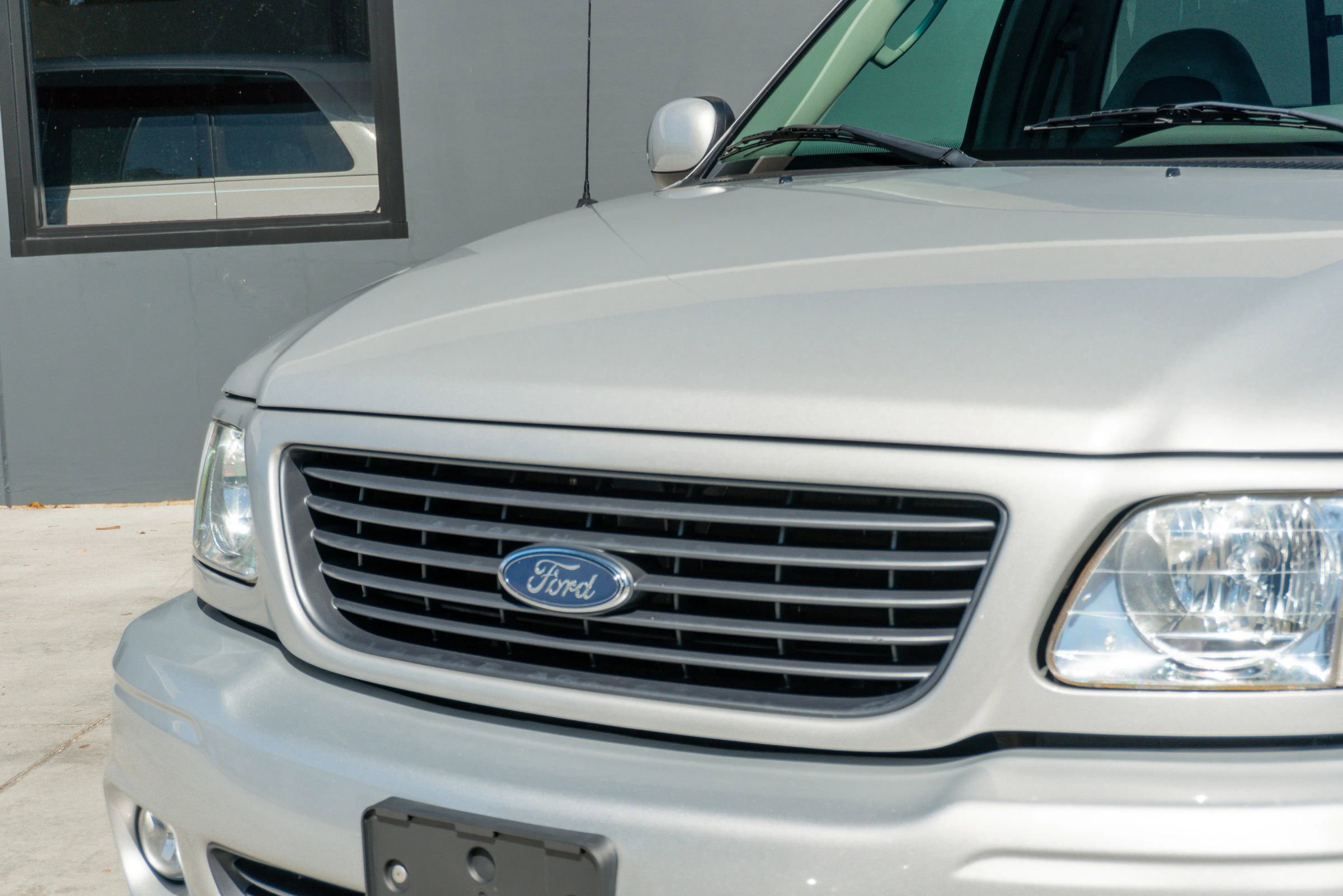 Used 2004 Ford F150 Lightning RWD image 21