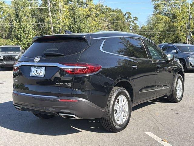 Used 2018 Buick Enclave Essence AWD/4WD image 3