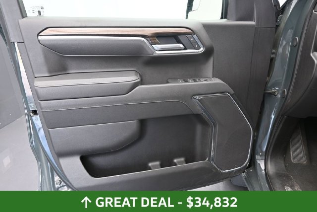 Used 2025 Chevrolet Silverado 1500 LT AWD/4WD image 19
