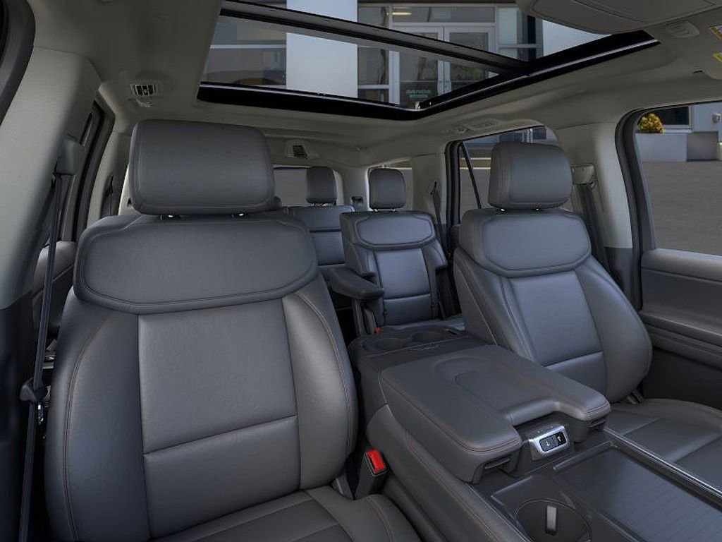 New 2026 Ford Expedition Active image 10