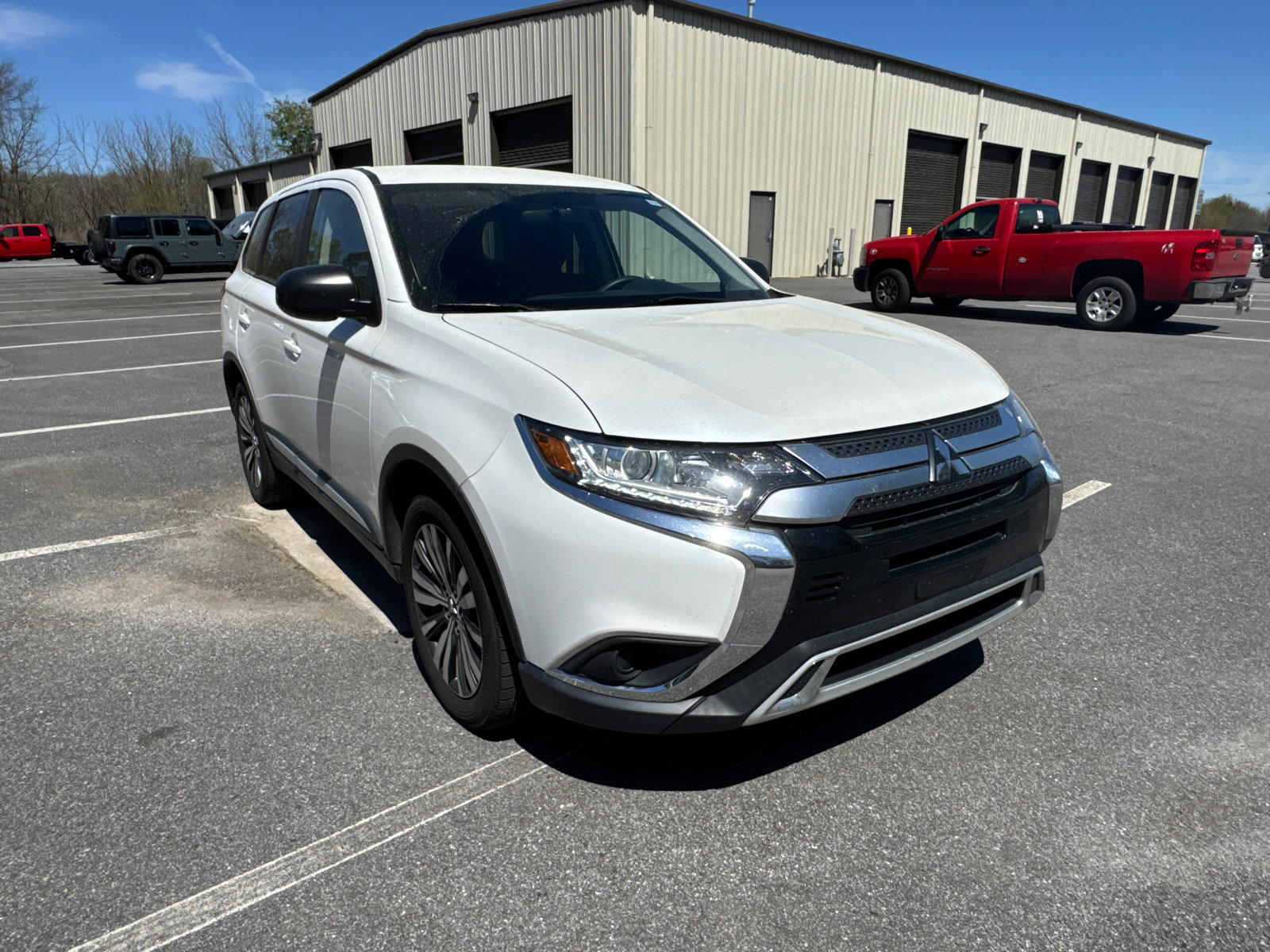 Used 2020 Mitsubishi Outlander ES image 3