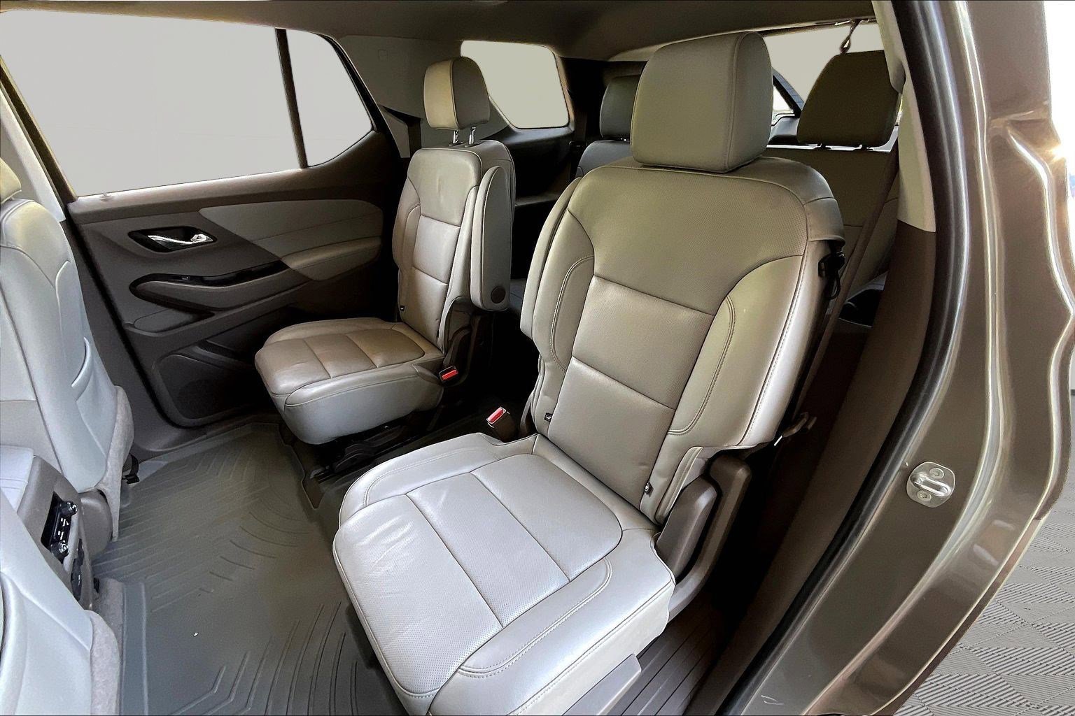 Used 2019 Chevrolet Traverse Premier AWD/4WD image 21