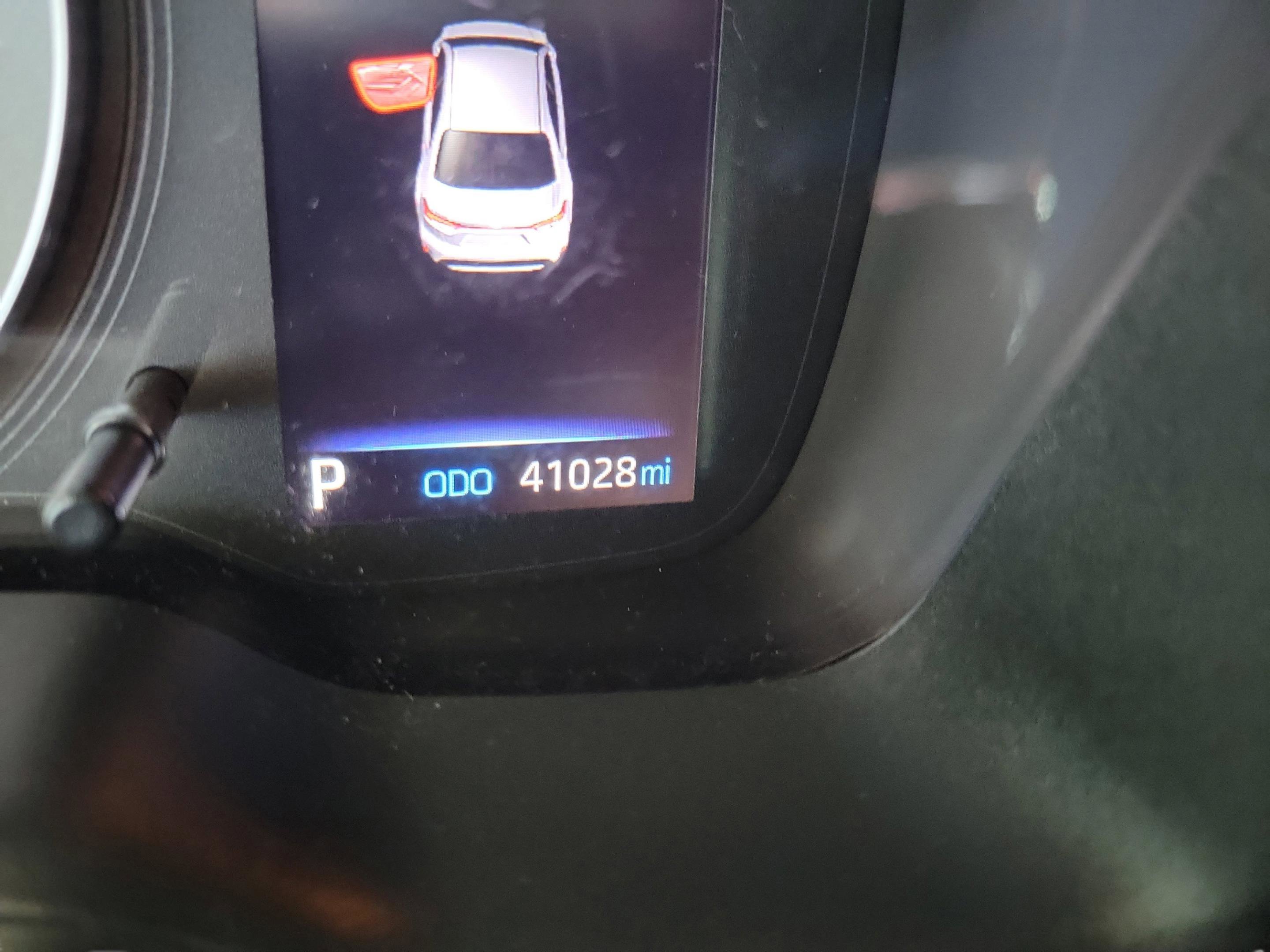 Used 2022 Toyota Corolla LE FWD image 30
