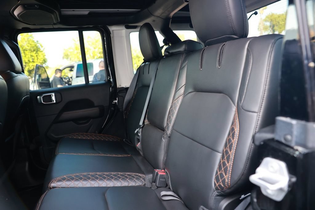 Used 2023 Jeep Wrangler Unlimited Sahara AWD/4WD image 35