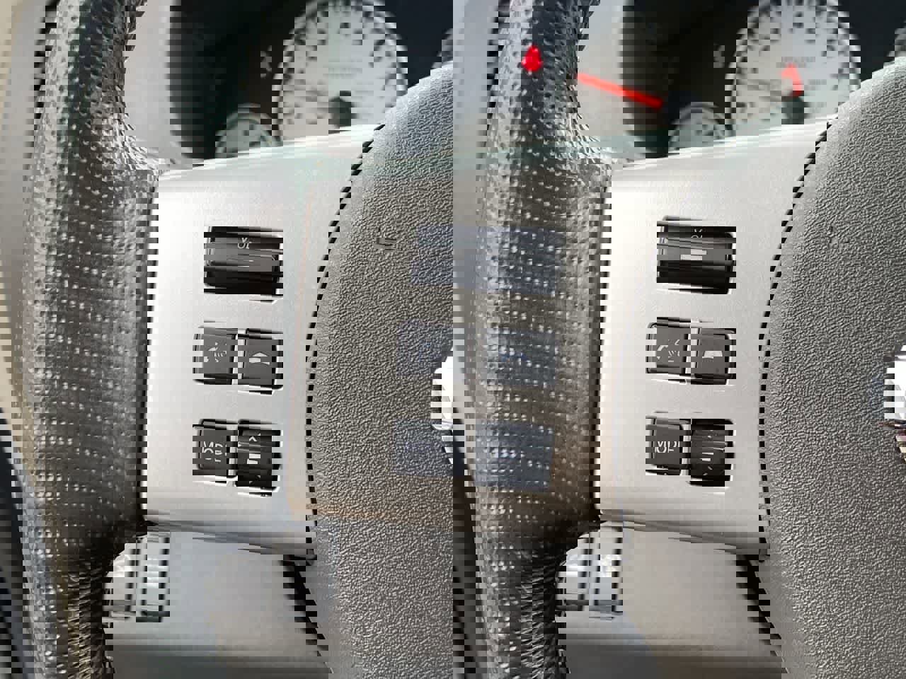 Used 2020 Nissan Frontier PRO-4X w/ Pro-4x Utility Package image 23