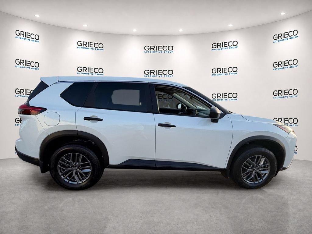 Used 2025 Nissan Rogue S FWD image 8
