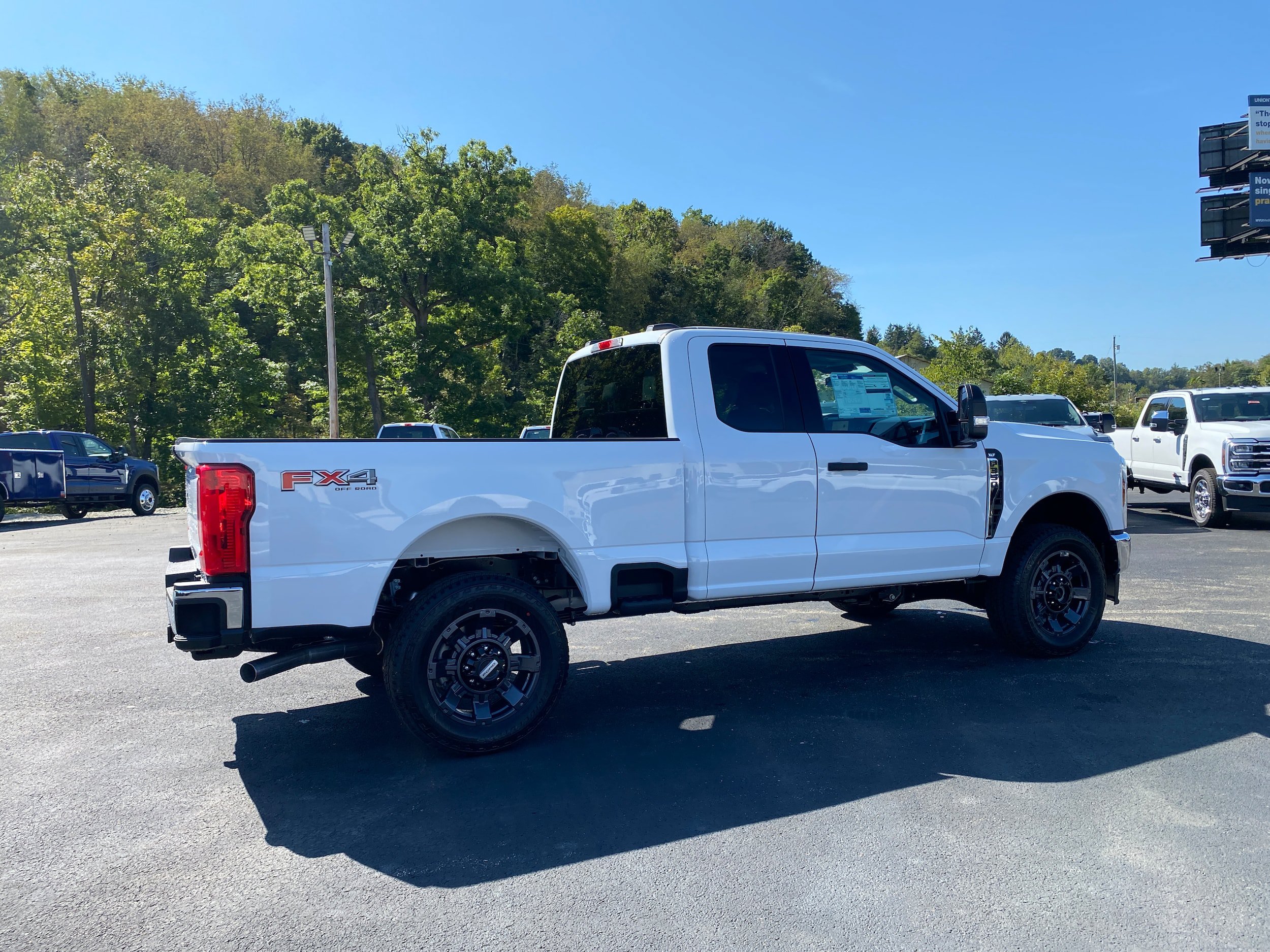 New 2027 Ford F350 XLT w/ FX4 Off-Road Package AWD/4WD image 12