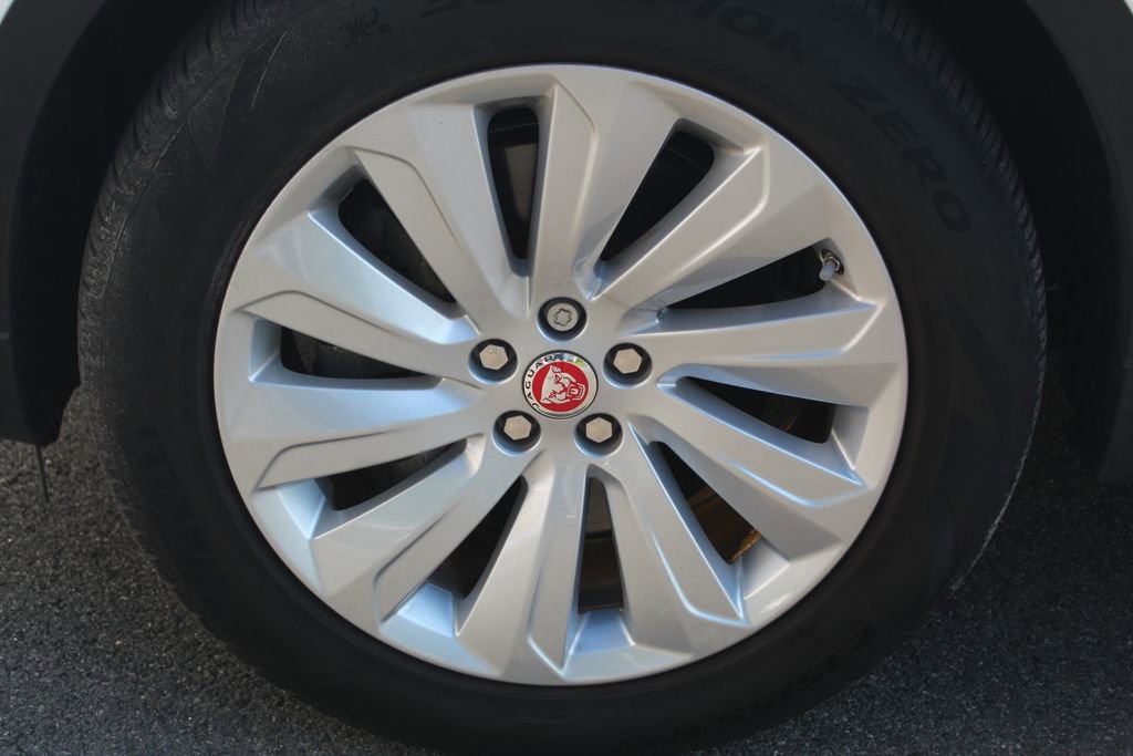 Used 2020 Jaguar E-PACE AWD/4WD image 9