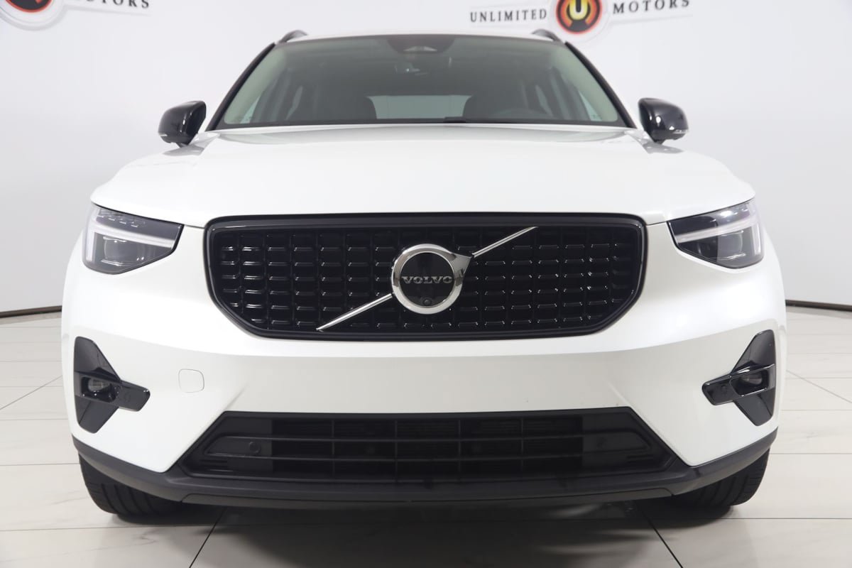Used 2026 Volvo XC40 B5 Plus AWD/4WD image 51