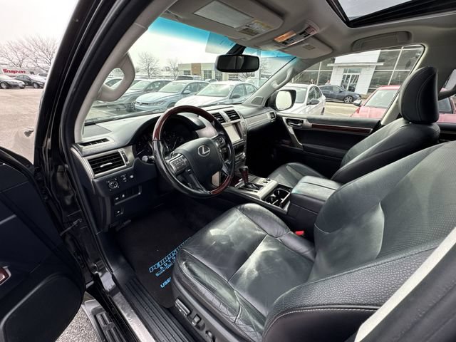 Used 2017 Lexus GX 460 Premium w/ Premium Package AWD/4WD image 10