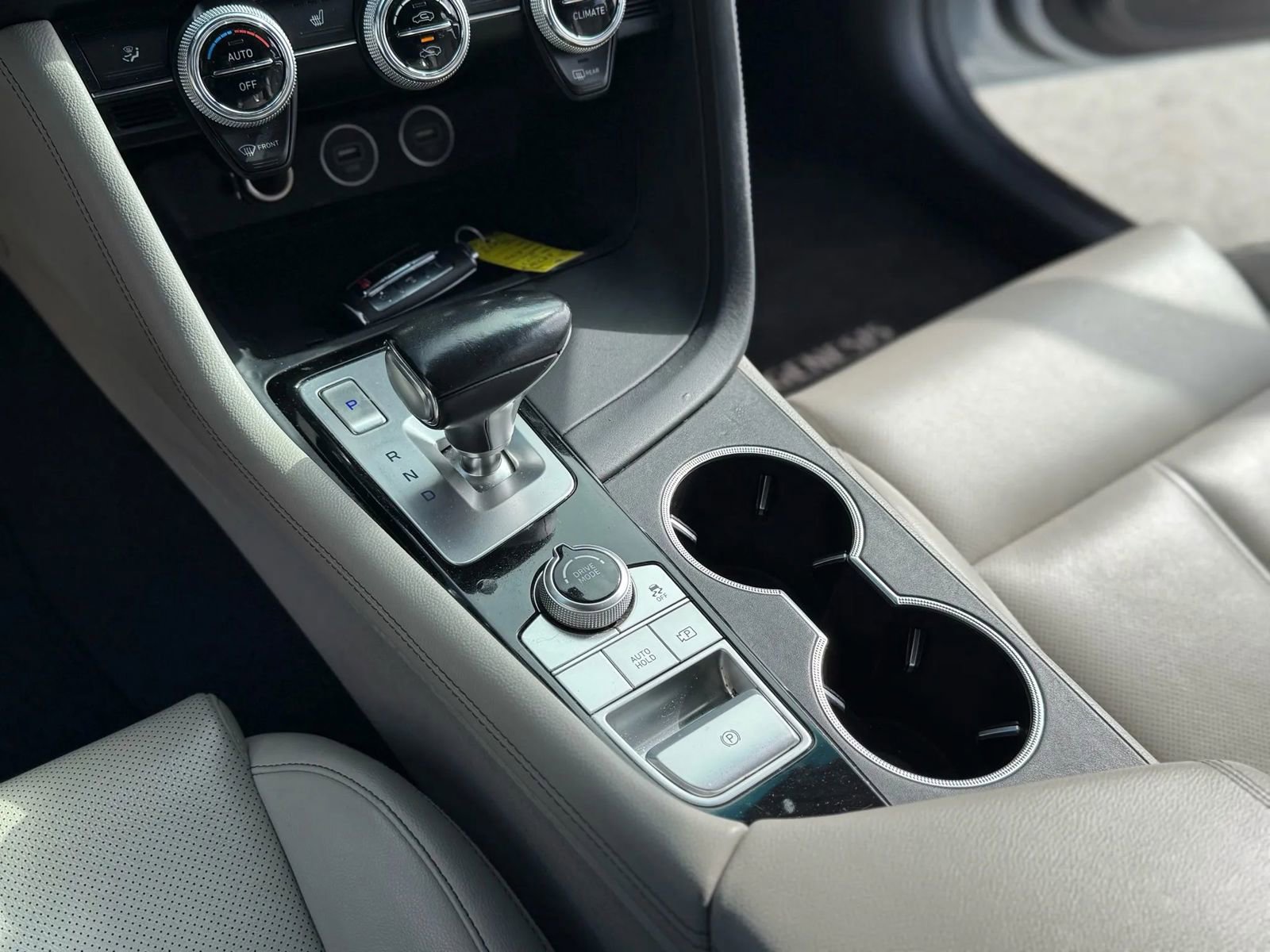 Used 2022 Genesis G70 2.0T image 26