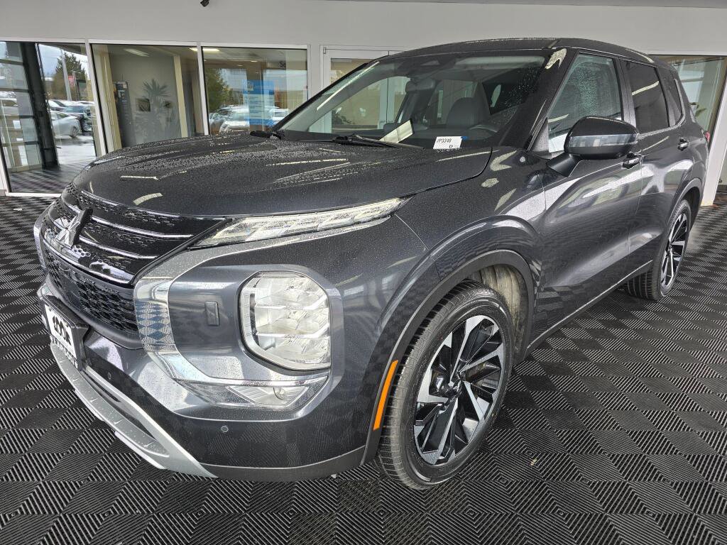 Used 2024 Mitsubishi Outlander SE image 8