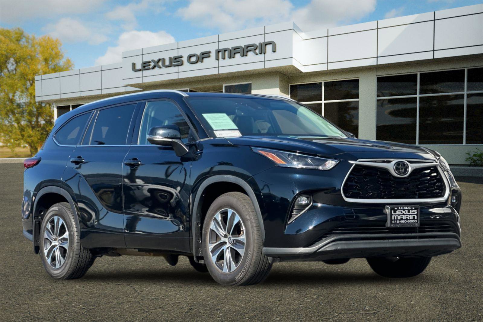 Used 2022 Toyota Highlander XLE image 7