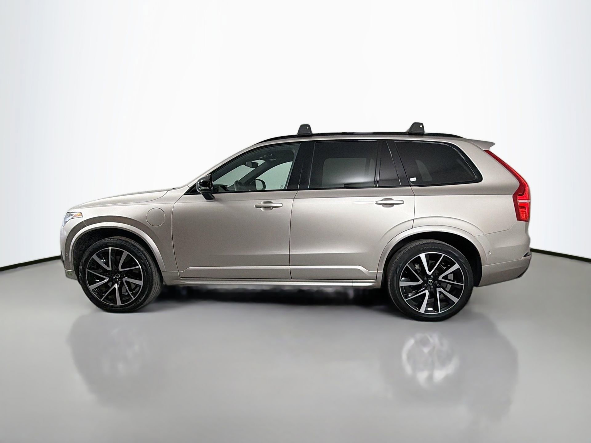 Certified 2023 Volvo XC90 T8 Plus w/ Protection Package Premier AWD/4WD image 9