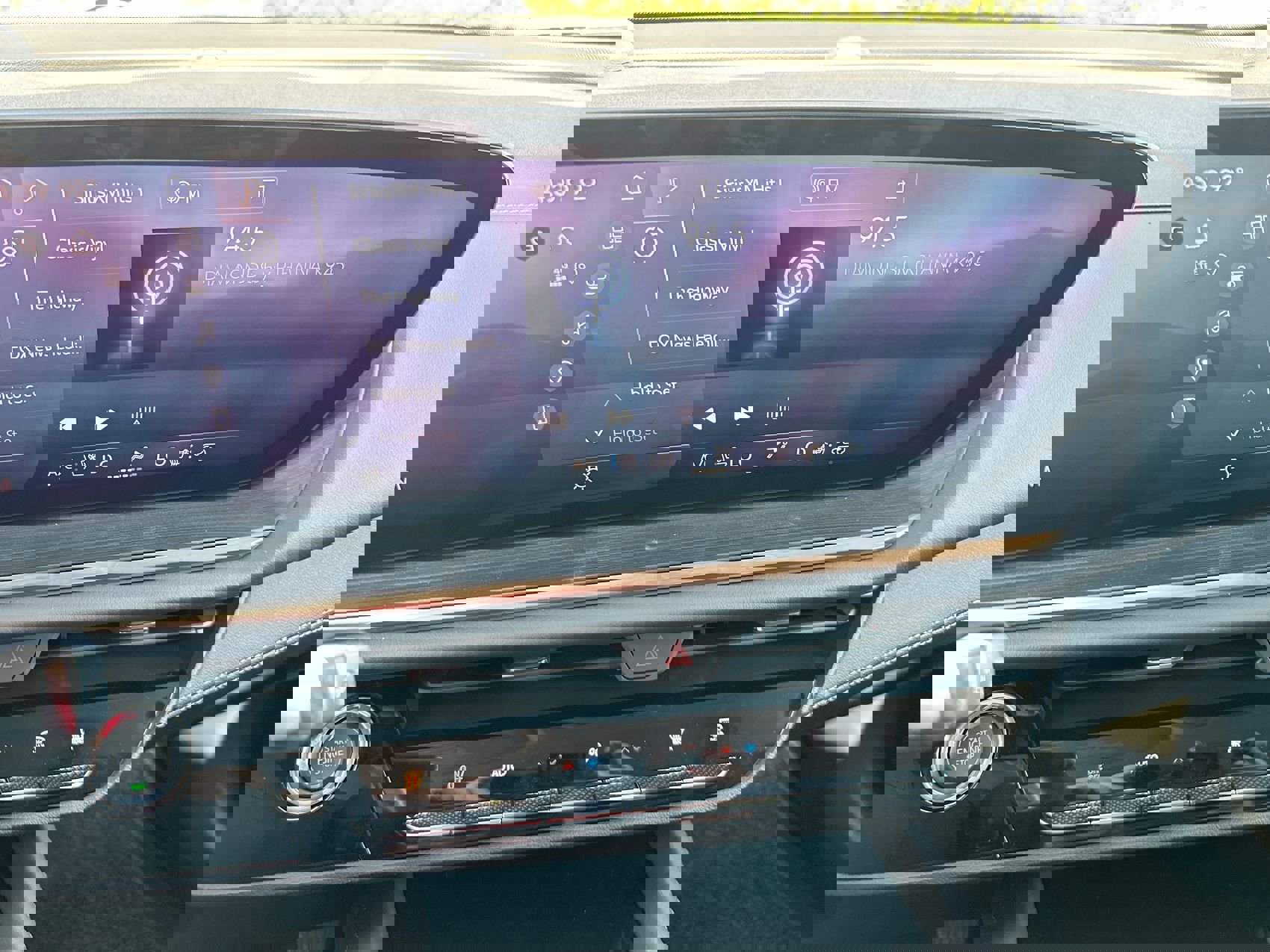 New 2025 Buick Envision Avenir image 16