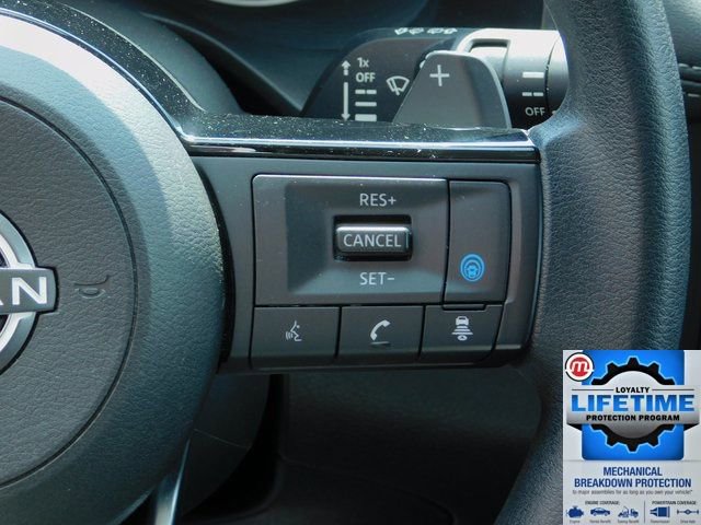 Used 2023 Nissan Rogue SV image 4