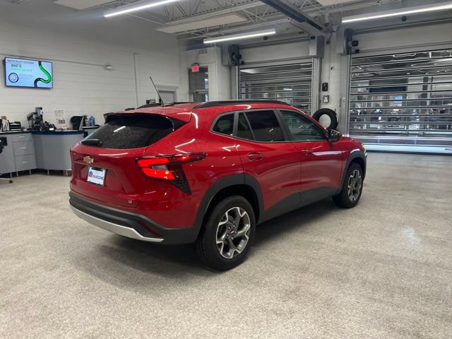 New 2026 Chevrolet Trax LT w/ Driver Confidence Package FWD image 5