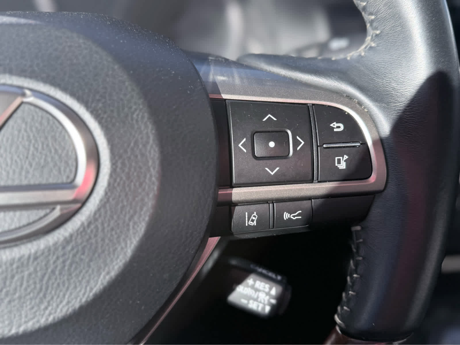 Used 2016 Lexus ES 350 w/ Navigation System Package image 18