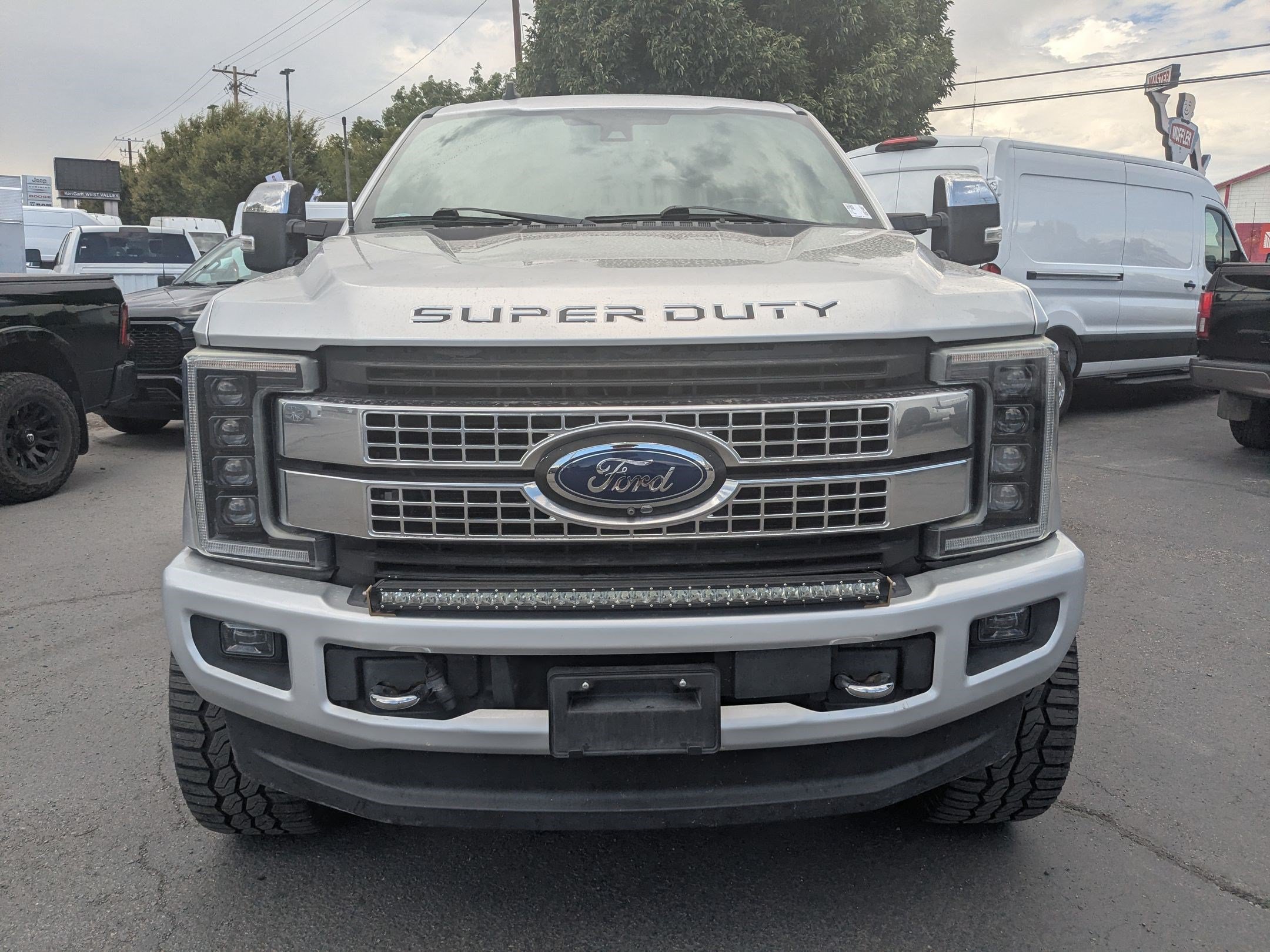 Used 2019 Ford F350 Platinum w/ Platinum Ultimate Package AWD/4WD image 11