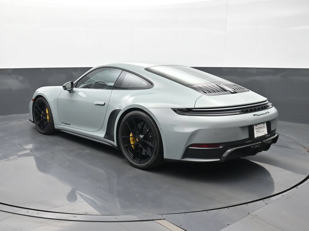 Certified 2025 Porsche 911 Carrera GTS RWD image 3