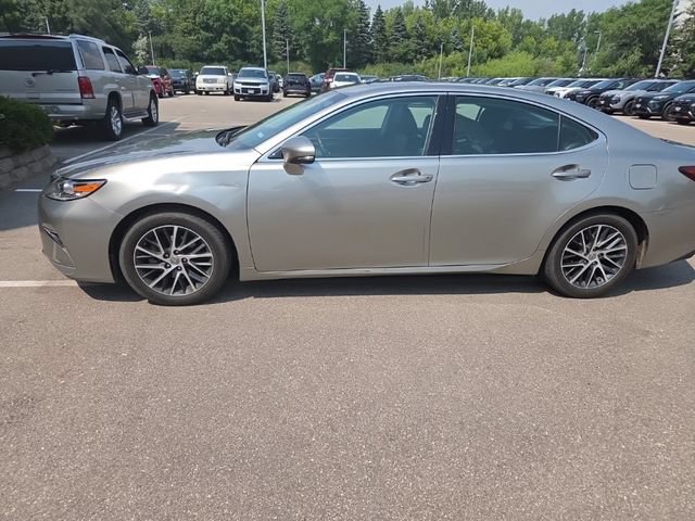 Used 2016 Lexus ES 350 w/ Luxury Package w/Wood Trim FWD image 5