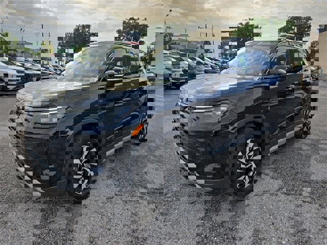 New 2025 Volkswagen Tiguan S image 7