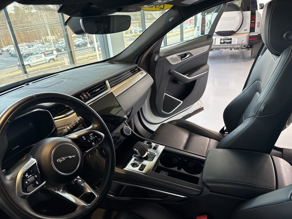 Used 2025 Jaguar F-PACE R-Dynamic S image 23