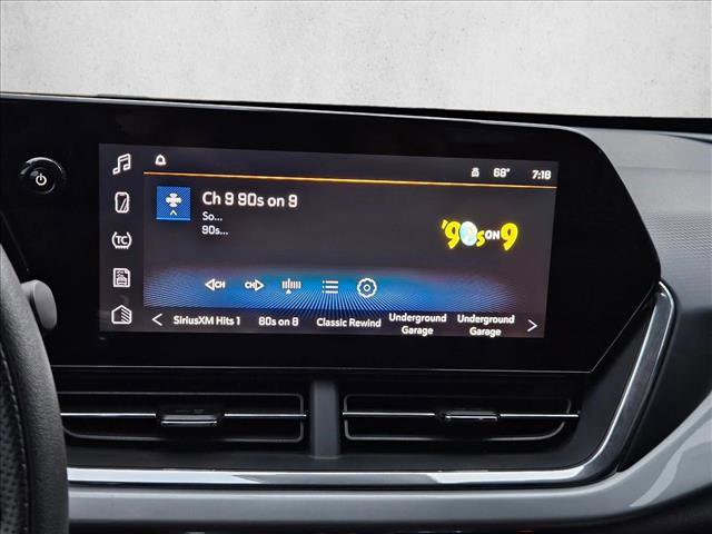 Used 2025 Chevrolet Trax LT FWD image 12