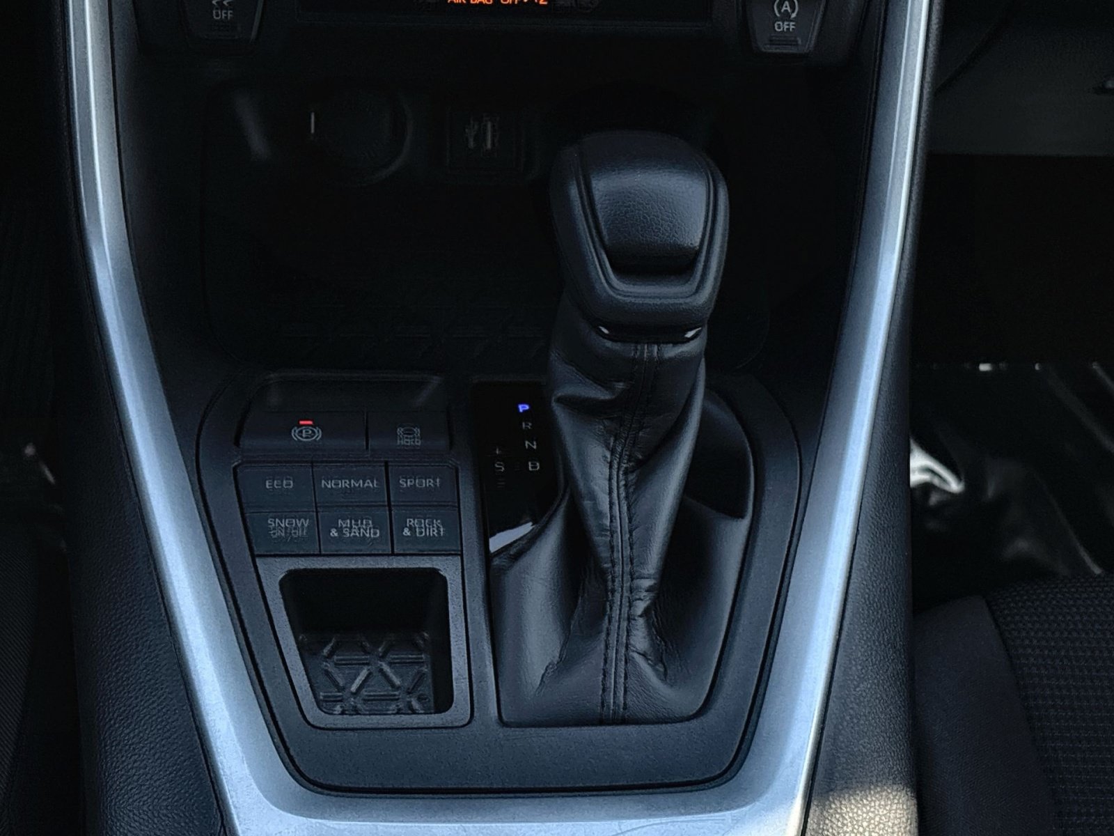 Used 2025 Toyota RAV4 LE AWD/4WD image 21