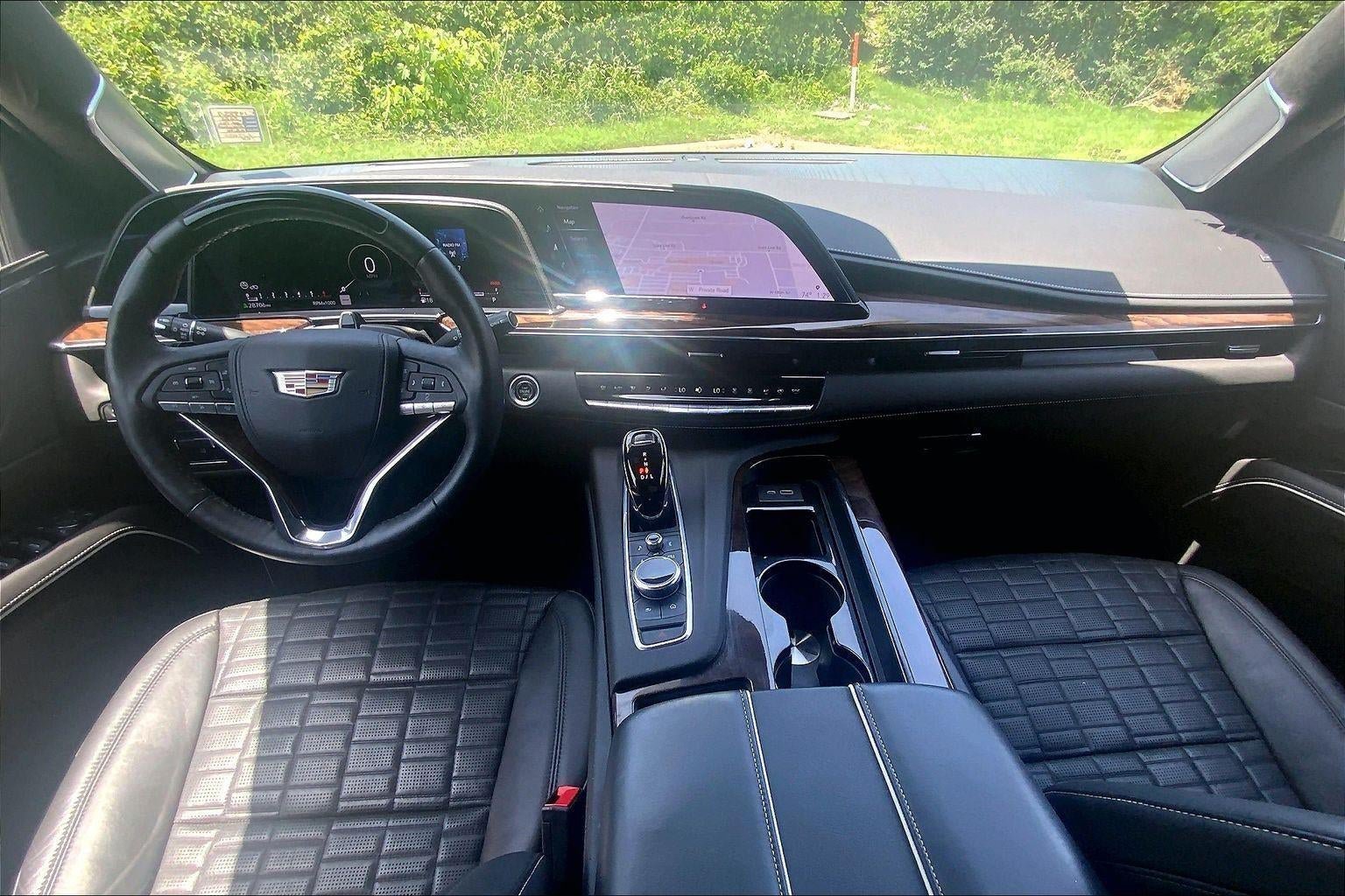 Certified 2022 Cadillac Escalade Sport Platinum w/ Heavy-Duty Trailer Package AWD/4WD image 16
