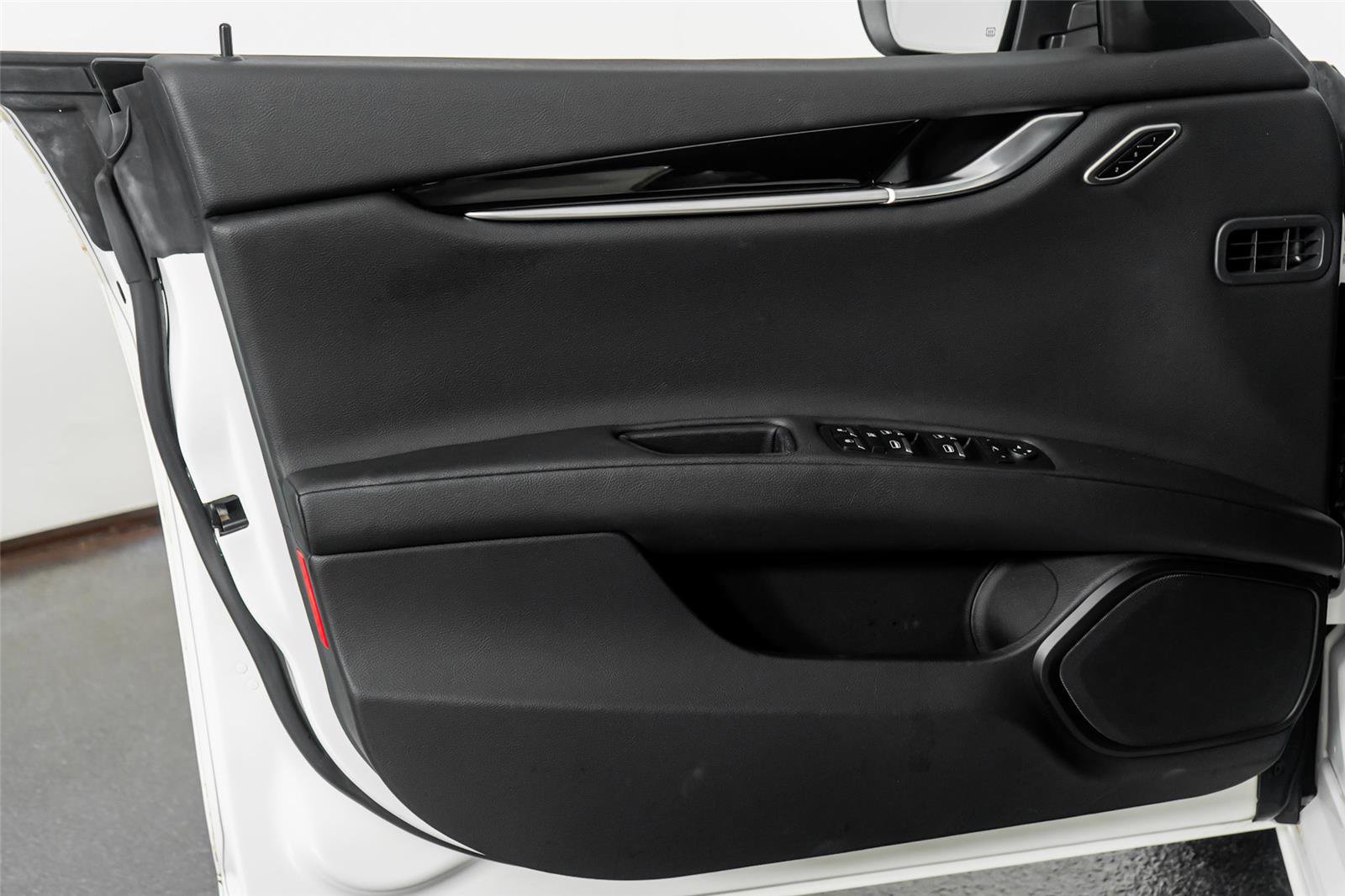 Used 2023 Maserati Ghibli Modena image 51