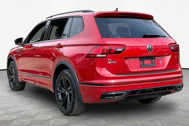 Used 2024 Volkswagen Tiguan SE R-Line image 4