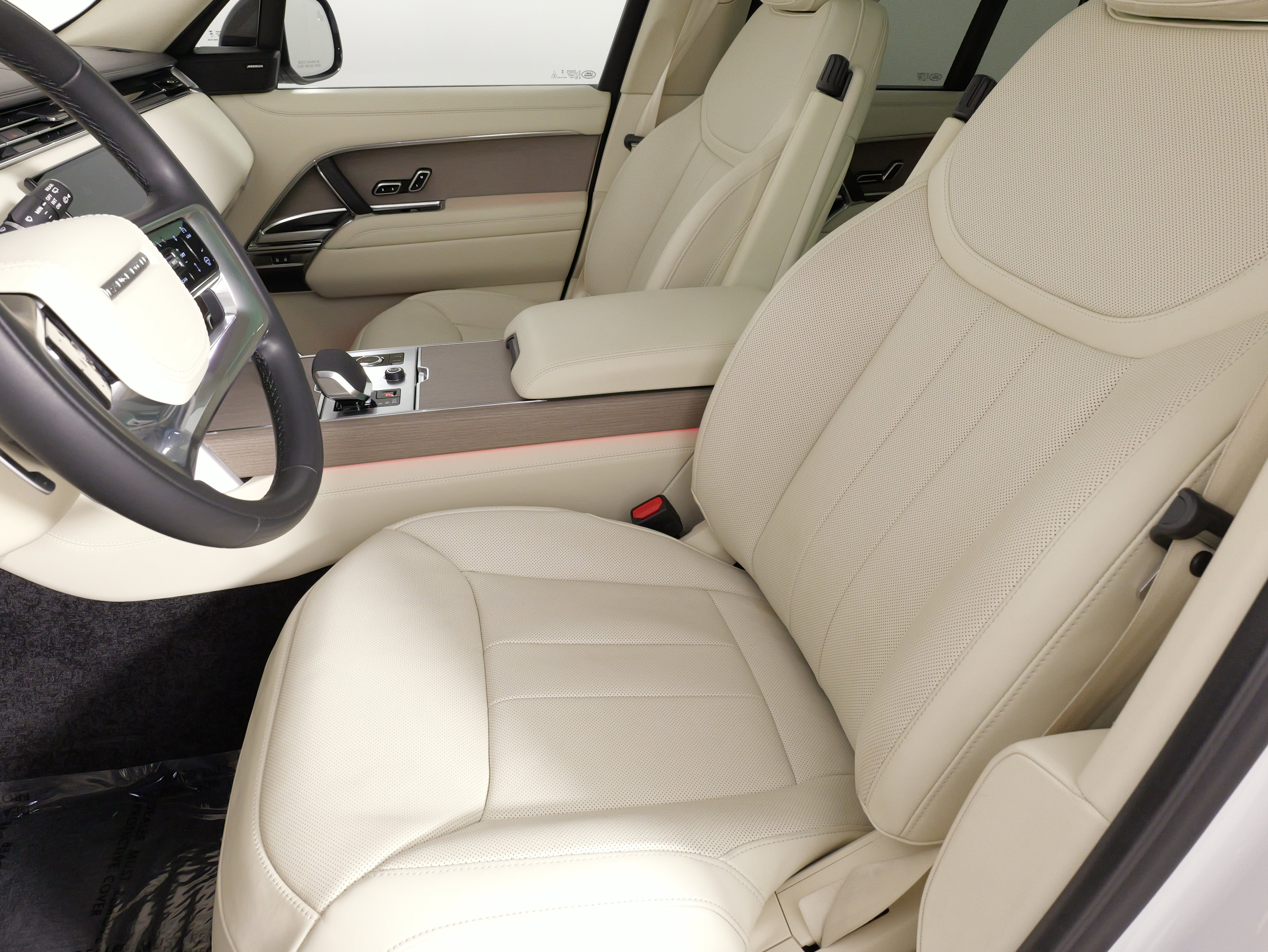 Used 2023 Land Rover Range Rover SE image 28