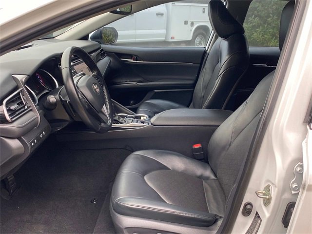 Used 2020 Toyota Camry XSE image 11