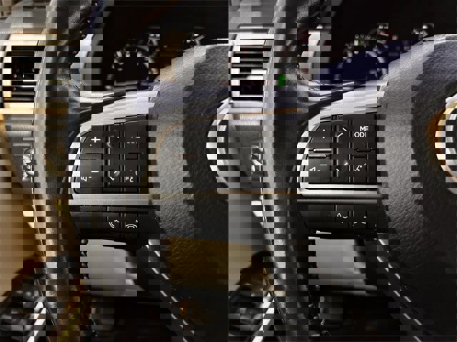 Used 2020 Lexus GX 460 Premium w/ Premium Package image 13