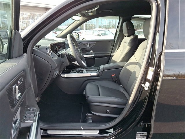 New 2025 Mercedes-Benz GLB 250 4MATIC image 12