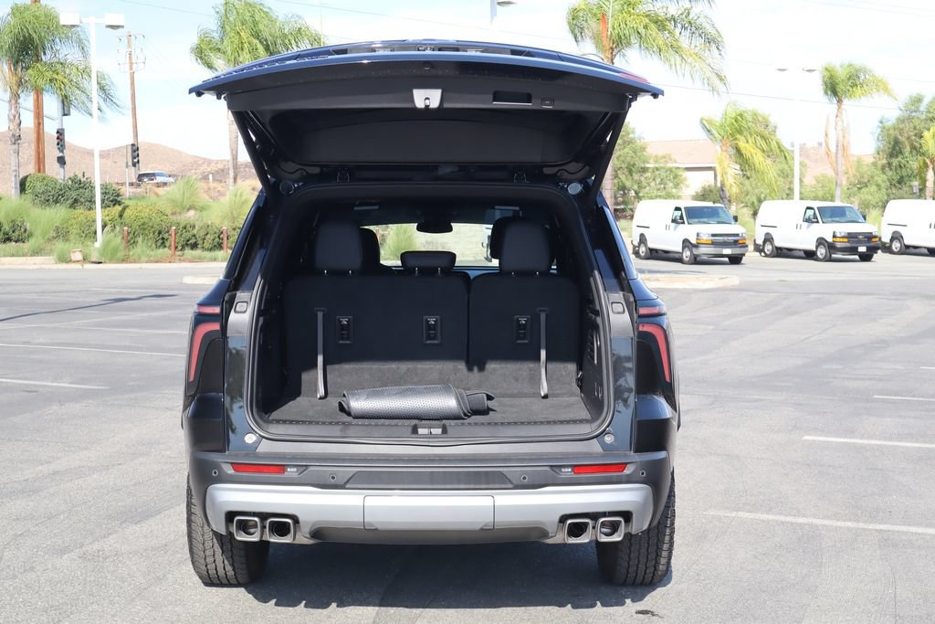 Used 2025 Chevrolet Traverse Z71 w/ Driver Confidence Package AWD/4WD image 32
