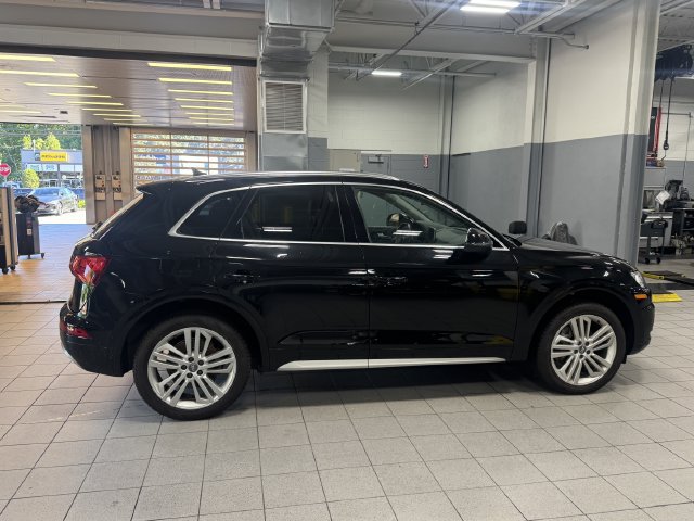 Used 2019 Audi Q5 2.0T Premium Plus w/ Premium Plus Package AWD/4WD image 4