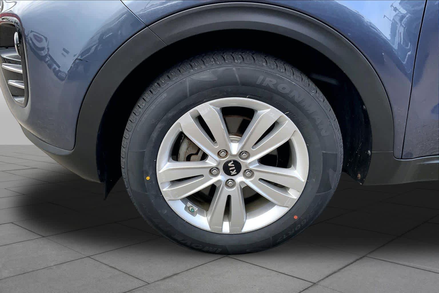 Used 2019 Kia Sportage LX w/ LX Popular Package AWD/4WD image 11